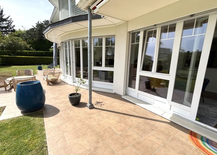 Appartement de standing de 5.5 pièces avec grand jardin