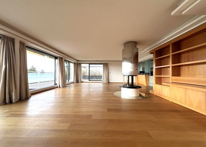 Magnifique appartement de haut standing en attique, avec grande terrasse