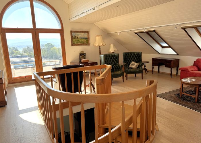 Bel appartement duplex de 4.5 pièces en attique