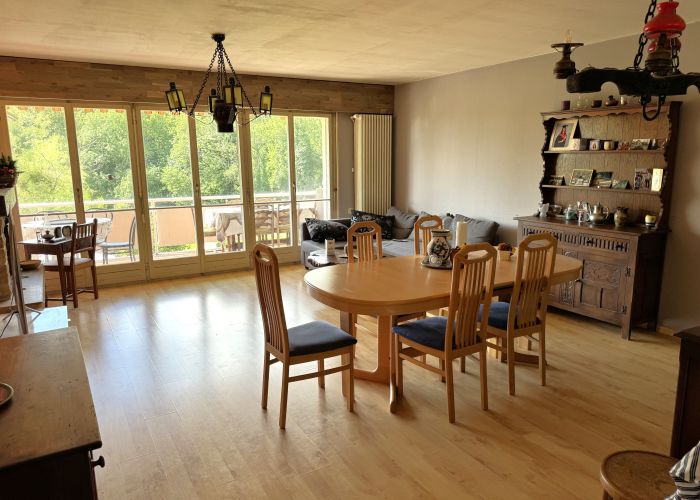 Appartement traversant de 3.5 pièces, balcon