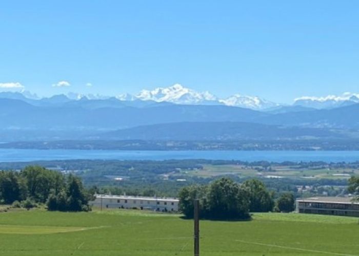 Villa jumelle de 4.5 pièces avec vue sur le lac, les Alpes et le Mont-Blanc